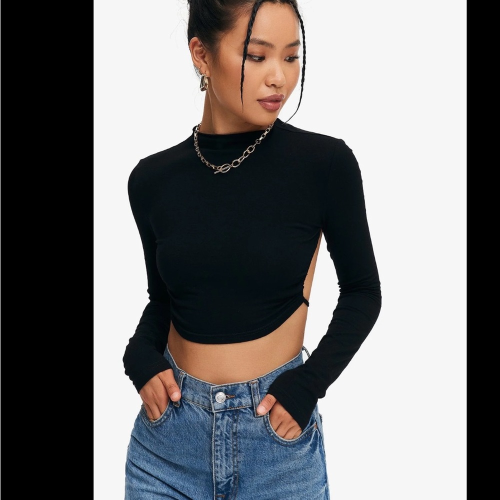 Solid Tie Backless Curved Hem Crop Top